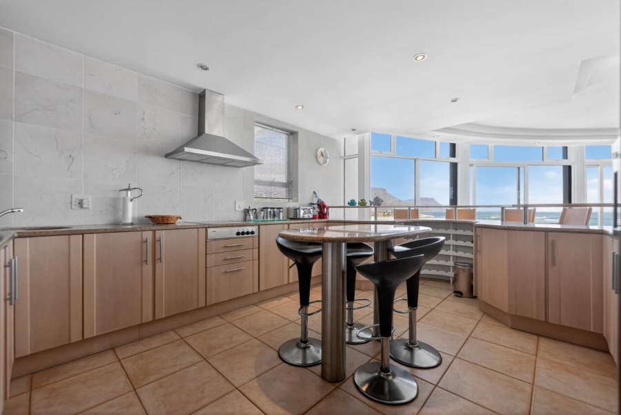 3 Bedroom Property for Sale in Clifton Western Cape